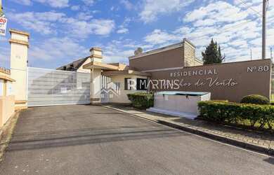 Imagem: A casa em condomínio possui 4 Dormitórios, 4 Banheiros, 2