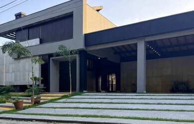 Imagem: A casa em condomínio possui 5 Dormitórios, 4 Banheiros, 5