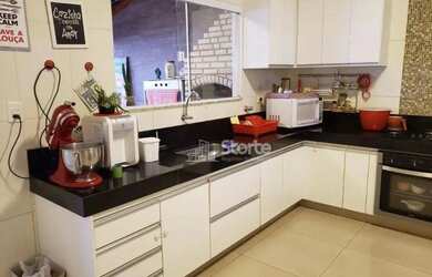 Imagem 16: Excelente casa com 4/4 sendo 02 suítes à venda, 217m² por R$ 980.000...