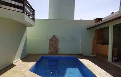 Imagem: A casa possui 5 Dormitórios, 3 Banheiros, 5 Vagas na garagem