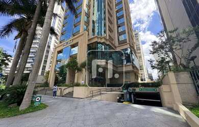 Imagem: O depósito possui 3 Vagas na garagem e 140m² de Área e está