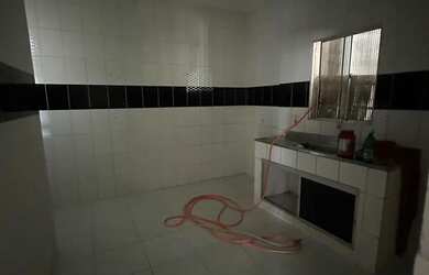 Imagem: A casa possui 2 Dormitórios, 1 Banheiro, 1 Vaga na garagem