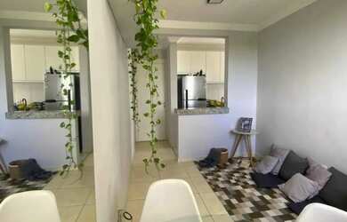 Imagem: O apartamento possui 2 Dormitórios, 1 Banheiro, 1 Vaga na garagem