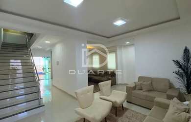 Imagem: A casa possui 3 Dormitórios, 3 Banheiros, 2 Vagas na garagem