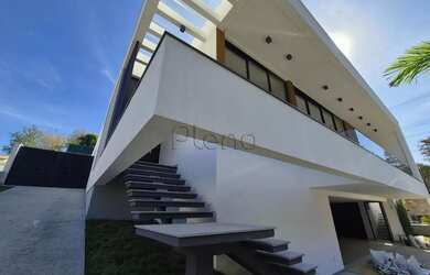 Imagem: A casa em condomínio possui 4 Dormitórios, 5 Banheiros, 5