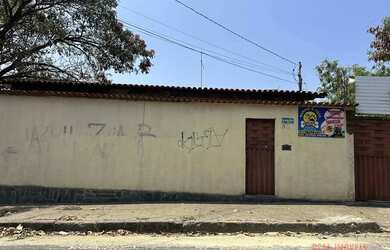 Imagem: CASA PLANA A VENDA BAIRRO LETICIA