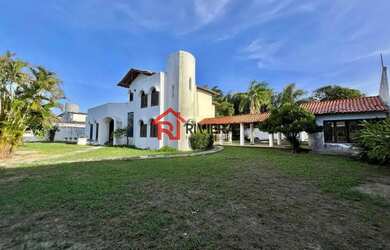 Imagem: A casa possui 5 Dormitórios, 5 Banheiros, 500m² de Área e