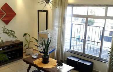 Imagem: A casa possui 3 Dormitórios, 3 Banheiros, 4 Vagas na garagem