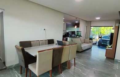 Imagem: A casa em condomínio possui 3 Dormitórios, 3 Banheiros, 2