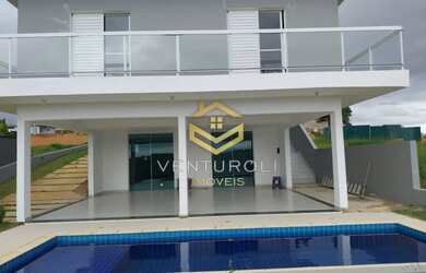 Imagem: A casa em condomínio possui 4 Dormitórios, 5 Banheiros, 4