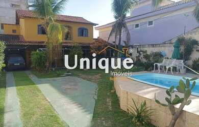 Imagem: A casa possui 4 Dormitórios, 4 Banheiros, 5 Vagas na garagem