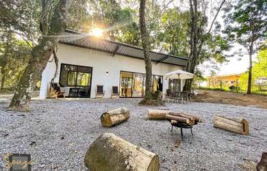 Imagem: A casa possui 2 Dormitórios, 1 Banheiro, 62m² de Área e