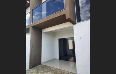 Imagem: A casa possui 2 Dormitórios, 2 Banheiros, 1 Vaga na garagem