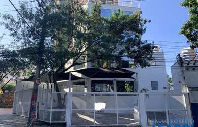 Imagem: O depósito possui 5 Vagas na garagem, 550m² de Área e está