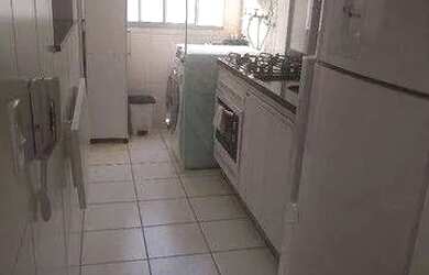 Imagem: O apartamento possui 2 Dormitórios, 1 Banheiro, 1 Vaga na garagem