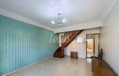 Imagem: A casa possui 2 Dormitórios, 2 Banheiros, 1 Vaga na garagem