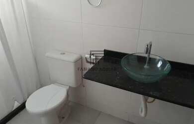 Imagem: A casa à venda possui 2 Dormitórios, 1 Banheiro, 1 Vaga na