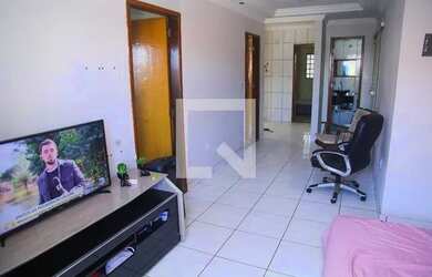 Imagem: A casa possui 3 Dormitórios, 2 Banheiros, 2 Vagas na garagem