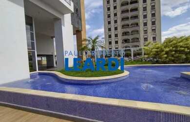 Imagem: O depósito possui 2 Vagas na garagem, 40m² de Área e está