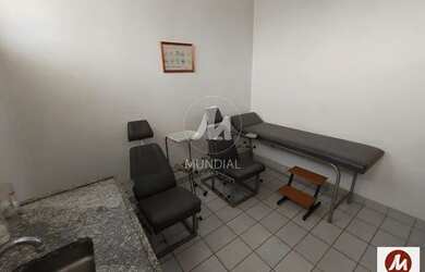 Imagem: O depósito possui 1 Vaga na garagem e 97m² de Área e está