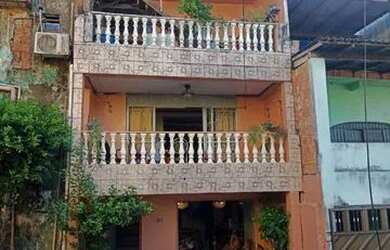 Imagem: A casa possui 3 Dormitórios, 2 Banheiros e 2 Vagas na garagem