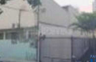 Imagem: O depósito possui 4 Vagas na garagem, 419m² de Área e está