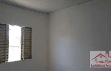 Imagem: A casa possui 2 Dormitórios, 1 Banheiro, 1 Vaga na garagem