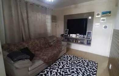 Imagem: A casa possui 3 Dormitórios, 2 Banheiros, 1 Vaga na garagem