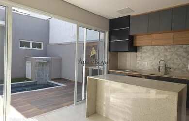 Imagem: A casa em condomínio possui 4 Dormitórios, 4 Banheiros, 2