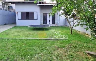 Imagem: A casa possui 2 Dormitórios, 2 Banheiros, 1 Vaga na garagem