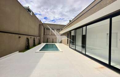 Imagem 4: SANTANA DE PARNAIBA - Casa Padrão - Alphaville