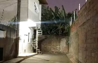 Imagem: A casa possui 1 Dormitório e 1 Banheiro e está localizado