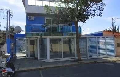 Imagem: A casa possui 4 Dormitórios, 3 Banheiros, 1 Vaga na garagem