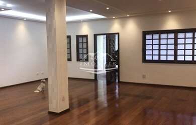 Imagem: A casa à venda possui 4 Dormitórios, 5 Banheiros, 5 Vagas