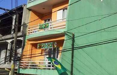 Imagem: A casa possui 5 Dormitórios, 4 Banheiros, 4 Vagas na garagem