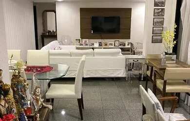 Imagem: O apartamento possui 4 Dormitórios, 5 Banheiros, 2 Vagas na