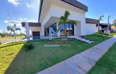 Imagem: A casa possui 5 Dormitórios, 1 Banheiro, 1 Vaga na garagem