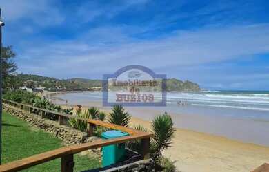 Imagem: A casa em condomínio para alugar possui 3 Dormitórios, 3 Banheiros