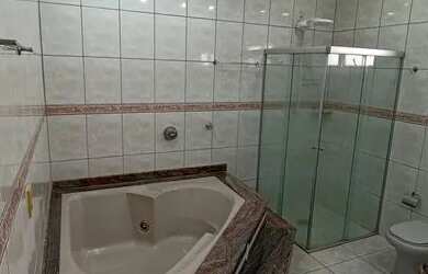 Imagem 2: Casa de condomínio térrea para aluguel possui 250 metros quadrados com...