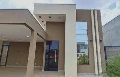 Imagem: A casa possui 3 Dormitórios, 2 Banheiros, 2 Vagas na garagem