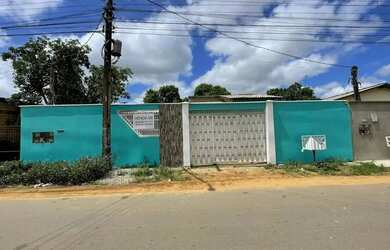 Imagem: A casa possui 5 Dormitórios, 3 Banheiros, 3 Vagas na garagem