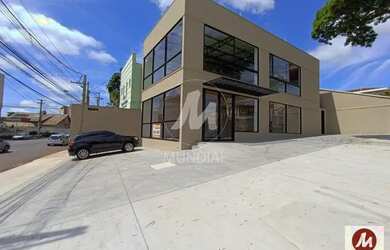 Imagem: O depósito possui 5 Vagas na garagem, 260m² de Área e está