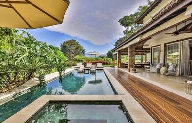 Imagem: A casa em condomínio possui 4 Dormitórios, 5 Banheiros, 3