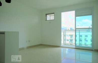 Imagem: O apartamento possui 1 Dormitório, 1 Banheiro, 1 Vaga na garagem