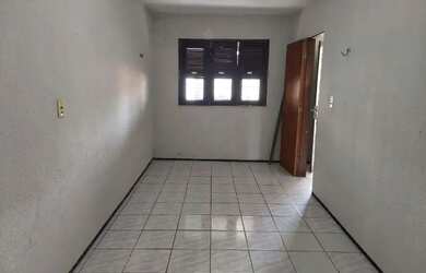 Imagem: A casa possui 2 Dormitórios, 2 Banheiros e 75m² de Área e