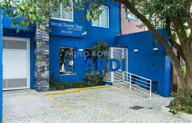 Imagem: O depósito possui 4 Vagas na garagem e 272m² de Área e está