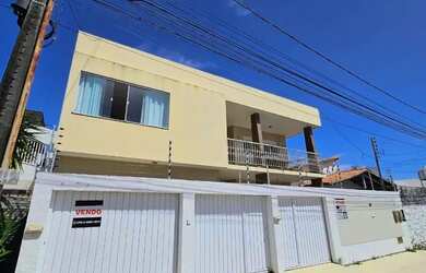 Imagem: A casa possui 5 Dormitórios, 5 Banheiros, 3 Vagas na garagem