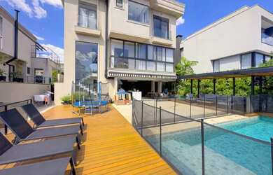 Imagem 4: Sobrado para aluguel e venda possui 600 metros quadrados com 5 quartos