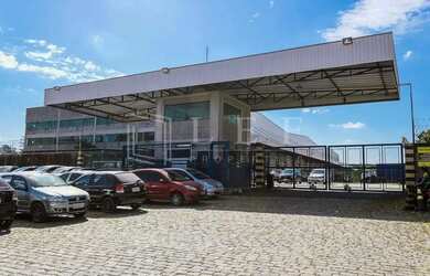 Imagem: O depósito possui 12713m² de Área e Imóvel novo e está