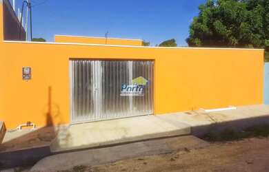 Imagem: A casa possui 2 Dormitórios, 1 Banheiro, 1 Vaga na garagem